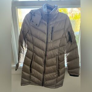 Andrew Marc Women’s Down Jacket Packable Lightweight Size XS NEVER WORN NEW